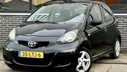 Zwart Occasion 2010 Toyota Aygo Comfort Hatchback | € 2.950 (Eerlijke prijs)