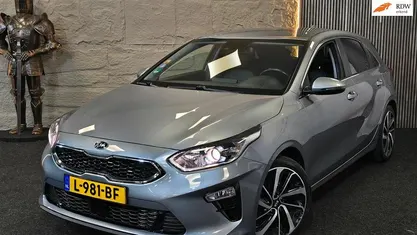 Occasion Kia Ceed 161 PK (118 kW) 2021 Grijs Hatchback