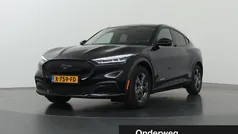 Gebruikt 2023 Ford Mustang Mach-E SUV | € 35.830 (Eerlijke prijs)