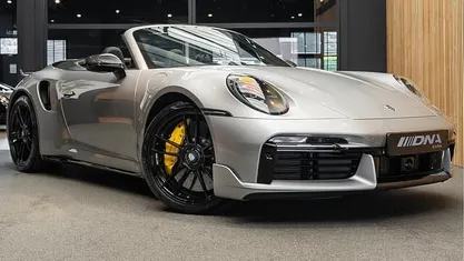 Zilver (metallic) Gebruikt 2022 Porsche 911 Turbo S Cabriolet Sport Cabriolet | € 259.992 (Goede deal)