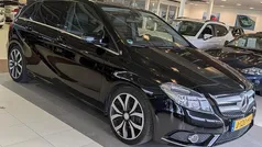 Zwart Gebruikt 2012 Mercedes B200 MPV | € 9.944 (Eerlijke prijs)