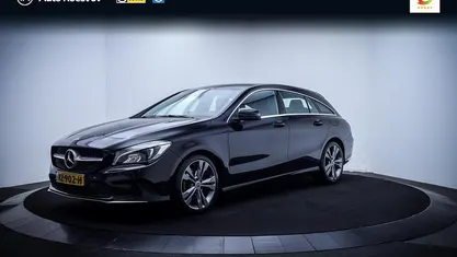 Zwart Occasion 2018 Mercedes CLA180 Shooting Brake Business Stationwagen | € 20.225 (Eerlijke prijs)