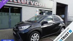 Zwart Gebruikt 2023 Toyota Aygo Pulse Hatchback | € 21.350 (Eerlijke prijs)