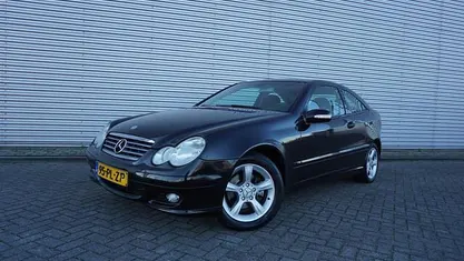 Coupe Gebruikt 2004 Mercedes C180 Coupé | € 3.950 (Eerlijke prijs)