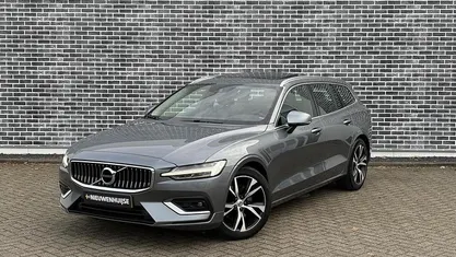 Grijs Occasion 2019 Volvo V60 Inscription Stationwagen | € 29.894 (Eerlijke prijs)