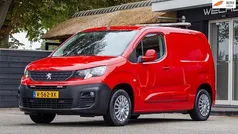 Rood Gebruikt 2019 Peugeot Partner Premium Van | € 8.950 (Eerlijke prijs)