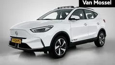 Wit Gebruikt 2023 MG ZS Luxury Sedan | € 27.995 (Eerlijke prijs)