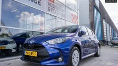 Blauw Gebruikt 2021 Toyota Yaris Hybrid Hatchback | € 20.950 (Goede deal)