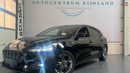 Zwart Gebruikt 2021 Ford Focus ST-Line Hatchback | € 17.999 (Goede deal)