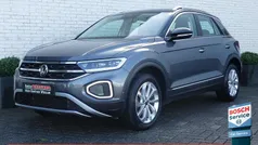 Grijs Gebruikt 2024 VW T-Roc Style SUV | € 29.700 (Goede deal)