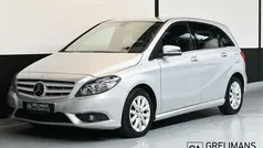 Grijs, metallic lak Gebruikt 2014 Mercedes B180 Ambition MPV | € 11.995 (Goede deal)