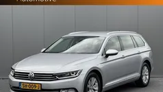 Grijs, metallic lak Gebruikt 2018 VW Passat Comfortline Stationwagen | € 17.950 (Eerlijke prijs)