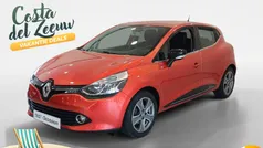 Rood Gebruikt 2015 Renault Clio IV Hatchback | € 8.995 (Eerlijke prijs)
