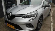 Grijs Gebruikt 2022 Renault Clio V Evolution Hatchback | € 15.490 (Eerlijke prijs)
