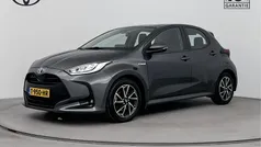Grijs Gebruikt 2021 Toyota Yaris Hybrid Limited Hatchback | € 20.945 (Eerlijke prijs)