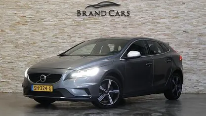 Occasion 2018 Volvo V40 Business Edition Hatchback | € 16.750 (Eerlijke prijs)