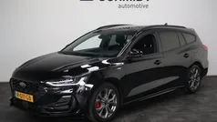 Zwart Gebruikt 2022 Ford Focus ST-Line Stationwagen | € 18.995 (Eerlijke prijs)