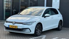 Wit Gebruikt 2021 VW Golf VIII Life Hatchback | € 17.499 (Eerlijke prijs)