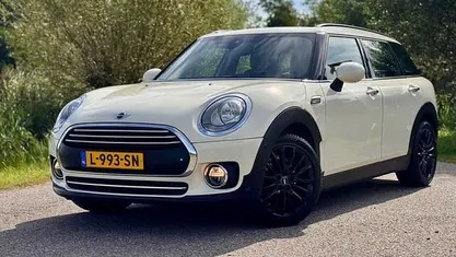 Wit (metallic) Occasion 2016 Mini Clubman Business Stationwagen | € 12.999 (Eerlijke prijs)