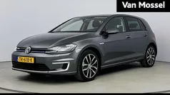 Grijs, metallic lak Gebruikt 2018 VW e-Golf Pro Hatchback | € 12.900 (Eerlijke prijs)