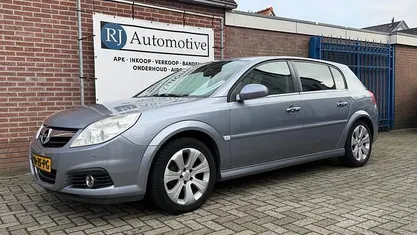 Occasion Opel Signum Executive 155 PK (114 kW) 2008 Grijs Hatchback