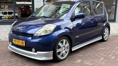 Blauw, metallic lak Gebruikt 2005 Daihatsu Sirion Hatchback | € 1.499 (Eerlijke prijs)