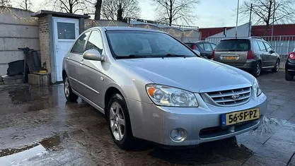 Grijs Gebruikt 2006 Kia Cerato LX Sedan | € 1.700 (Eerlijke prijs)