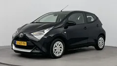 Zwart Gebruikt 2021 Toyota Aygo X-play Hatchback | € 13.450 (Eerlijke prijs)