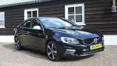 Zwart Gebruikt 2017 Volvo S60 R-Design Sedan | € 17.450 (Eerlijke prijs)