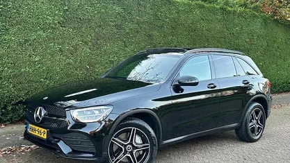 Zwart Occasion 2022 Mercedes GLC300 AMG SUV | € 43.500 (Goede deal)