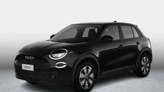 Zwart Nieuw 2025 Fiat 600 Icon SUV | € 29.490 (Eerlijke prijs)