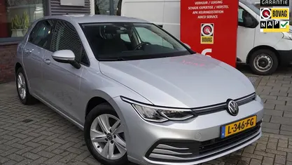 Grijs Occasion 2021 VW Golf VII Life Hatchback | € 18.945 (Eerlijke prijs)