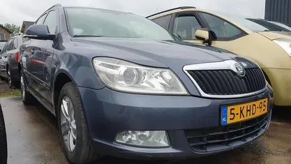 Grijs, metallic lak Gebruikt 2012 Skoda Octavia Business Line Stationwagen | € 3.999 (Eerlijke prijs)