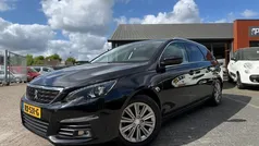 Zwart Gebruikt 2018 Peugeot 308 Allure Stationwagen | € 12.450 (Eerlijke prijs)