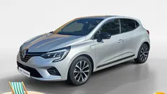 Grijs Gebruikt 2022 Renault Clio V Techno Hatchback | € 16.495 (Eerlijke prijs)