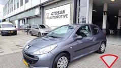 Grijs Gebruikt 2010 Peugeot 206+ Hatchback | € 2.900 (Eerlijke prijs)