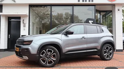 Grijs Gebruikt 2023 Jeep Avenger EV SUV | € 23.950 (Eerlijke prijs)