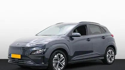 Dark knight (grijs metallic) Occasion 2024 Hyundai Kona SUV | € 28.950 (Super prijs)