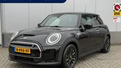Zwart Gebruikt 2021 Mini Cooper SE Hatchback | € 18.880 (Eerlijke prijs)