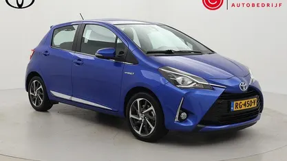 Blauw Occasion 2017 Toyota Yaris Hybrid Premium Hatchback | € 17.499 (Eerlijke prijs)