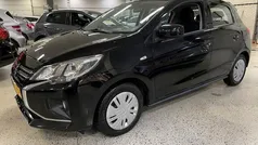 Zwart, metallic lak Gebruikt 2020 Mitsubishi Space Star Hatchback | € 9.250 (Eerlijke prijs)