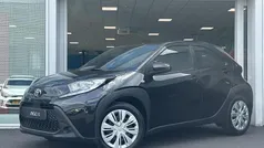 Gebruikt 2025 Toyota Aygo Play Hatchback | € 21.845 (Eerlijke prijs)
