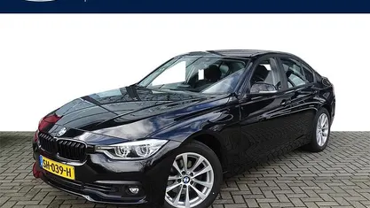 Gebruikt 2018 BMW 318 Executive Sedan | € 17.400 (Goede deal)