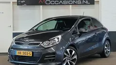 Grijs Gebruikt 2015 Kia Rio Hatchback | € 8.495 (Eerlijke prijs)
