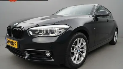 Occasion BMW 118 Executive 136 PK (100 kW) 2018 Zwart (metallic) Hatchback
