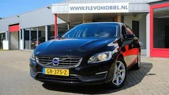 Zwart Gebruikt 2015 Volvo V60 Momentum Stationwagen | € 16.450 (Eerlijke prijs)