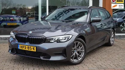 Grijs Gebruikt 2022 BMW 330 Comfort Edition Stationwagen | € 36.950 (Goede deal)