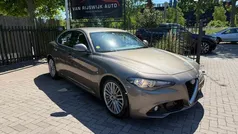 Grijs Gebruikt 2017 Alfa Romeo Giulia Business Sedan | € 9.990 (Eerlijke prijs)