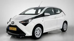 Wit Gebruikt 2021 Toyota Aygo X-play Hatchback | € 12.445 (Eerlijke prijs)