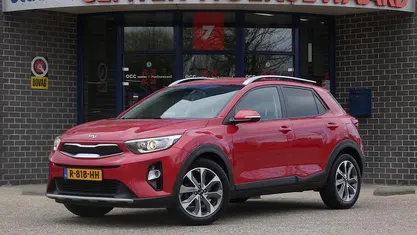 Rood Gebruikt 2020 Kia Stonic SUV | € 14.385 (Eerlijke prijs)